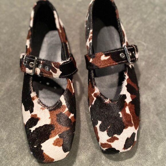 BOUTIQUE Vegan Cowhide and Leather Mary Jane Flats - Picture 4 of 8